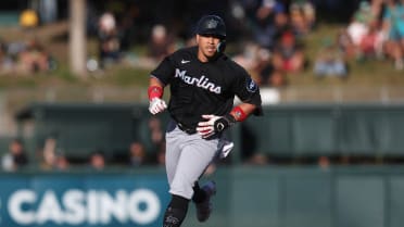 Heriberto Hernández's three-run home run (9)