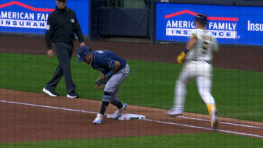 Jake Bauers singles in the bottom of the 2nd 