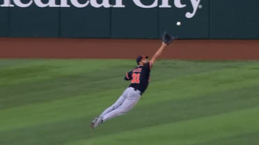 Espectacular atrapada de Riley Greene 