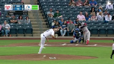 LuJames Groover's two-run home run