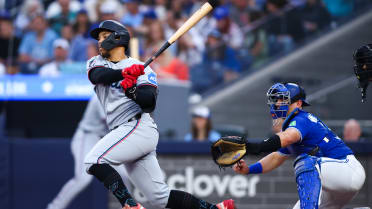 Heriberto Hernández's RBI infield single