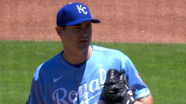 Seth Lugo poncha a Cole Young