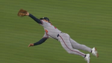 Jim Jarvis' unbelievable diving catch