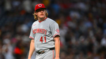 Andrew Abbott registra seis ponches