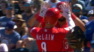 Matt McLain da HR de dos rayas