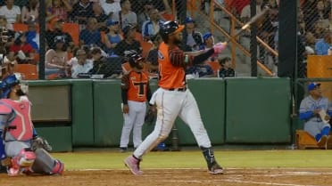 Bryan De La Cruz pega jonrón solitario