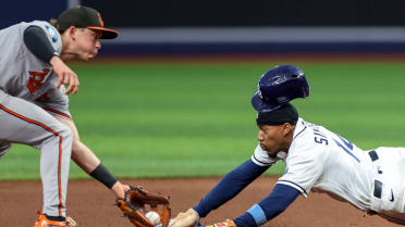 Narváez nabs Simpson, Vilade not HBP after review