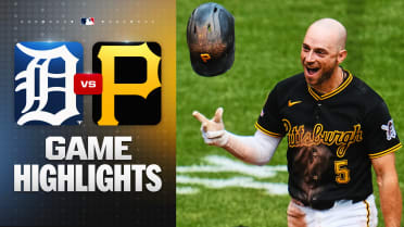 Flores Jr. homers, Lowe walks it off in Pirates' win