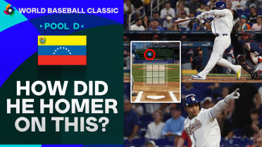 Javier Sanoja's solo home run