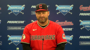 Stephen Vogt praises Cantillo, Martínez, more in win