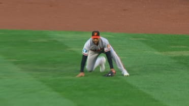 Leody Taveras' sliding catch