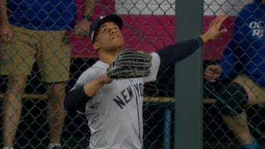 Kyle Isbel nearly misses game-tying homer