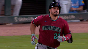 Segundo HR de juego de Arenado 