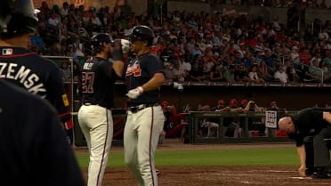 Olson pega HR de 2 carreras 