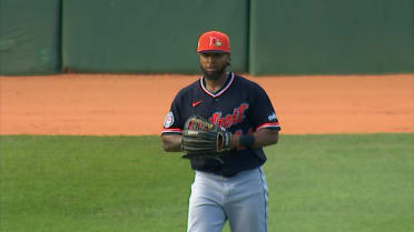 Corey Julks makes a sliding catch