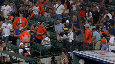 Young Astros fan makes impressive catch