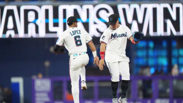 Marlins complete epic comeback to sweep the Phillies