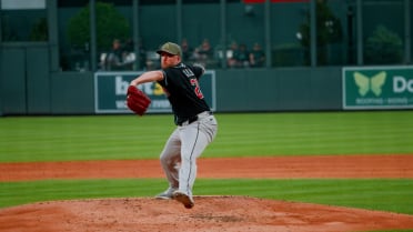 Diamondchats | Describe Merrill Kelly | D-backs