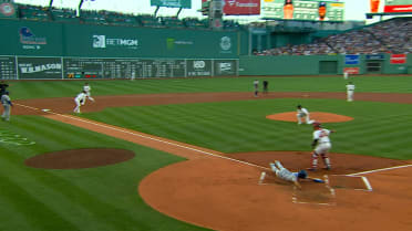 Vladimir Guerrero Jr. remolca a Andrés Giménez
