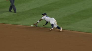 Jazz Chisholm Jr.'s quick dive and throw