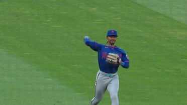 Francisco Lindor luce su guante