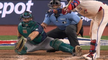 Bryan Woo poncha a Vladimir Guerrero Jr.