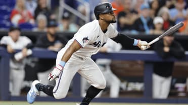 Otto Lopez's solo homer (4)