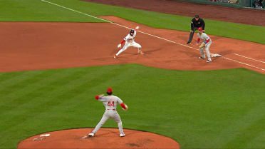 Jesús Luzardo picks off Wilyer Abreu