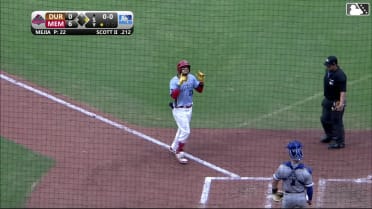 Arquimedes Gamboa hits a grand slam