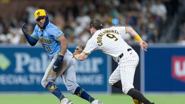 Freddy Fermín saca a Jackson Chourio robando segunda