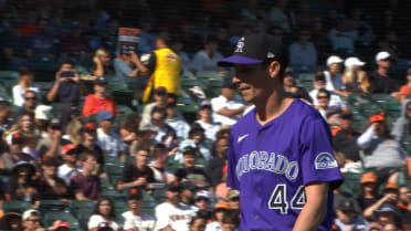 Jimmy Herget poncha a Jung Hoo Lee para terminar la 7ma entrada