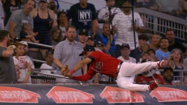 Nacho Alvarez Jr.'s catch is confirmed in the 9th