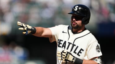 Cal Raleigh's RBI single