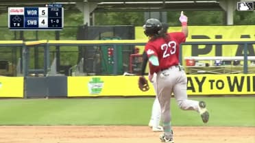 Jhostynxon Garcia's solo home run