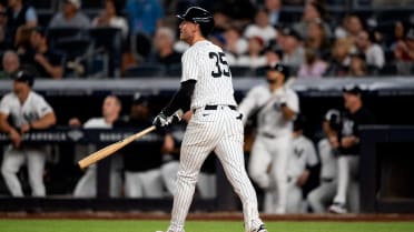 Cody Bellinger breaks up no-hitter with 373-foot HR
