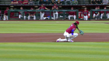 Ketel Marte's slick backhanded stop and shimmy