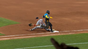 Bryson Stott's go-ahead single