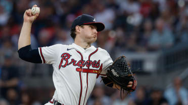 JR Ritchie leaves a pair stranded in the 5th