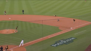 Jake Cronenworth's slick diving stop