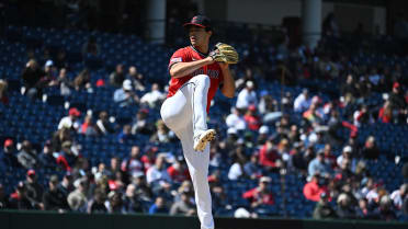 Joey Cantillo abanica a Bobby Witt Jr.