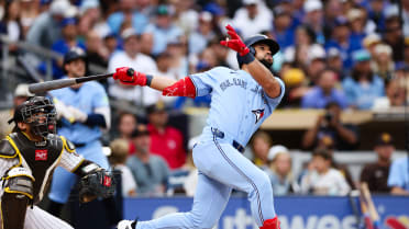 Jonatan Clase's two-run home run (2)
