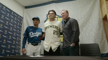 Brady Ebel officially signs with the Brewers