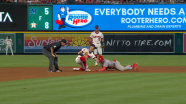 Mike Trout nabs Nathan Church at second after review