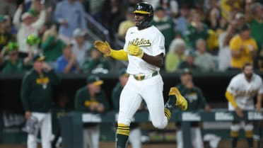 Athletics take the lead with six-run 6th inning