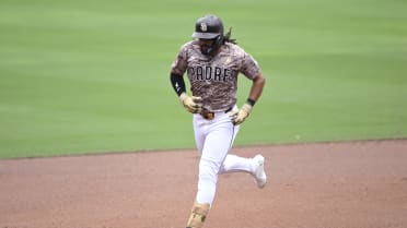 Fernando Tatis Jr.'s leadoff solo home run (20)