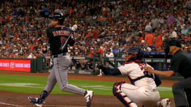 Kyle Manzardo da HR de dos rayas
