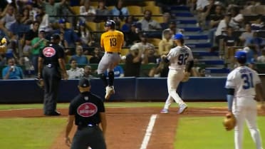 Emmanuel Rodríguez anota la tercera