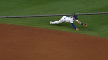 Nico Hoerner's slick diving play