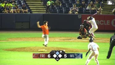 Angel Feliz singles on a ground ball to shortstop Wehiwa Aloy. Elijah Nunez scores. Throwing error by shortstop Wehiwa Aloy.