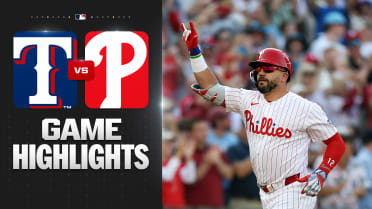 Kyle Schwarber hits two-run homer in Phillies' win